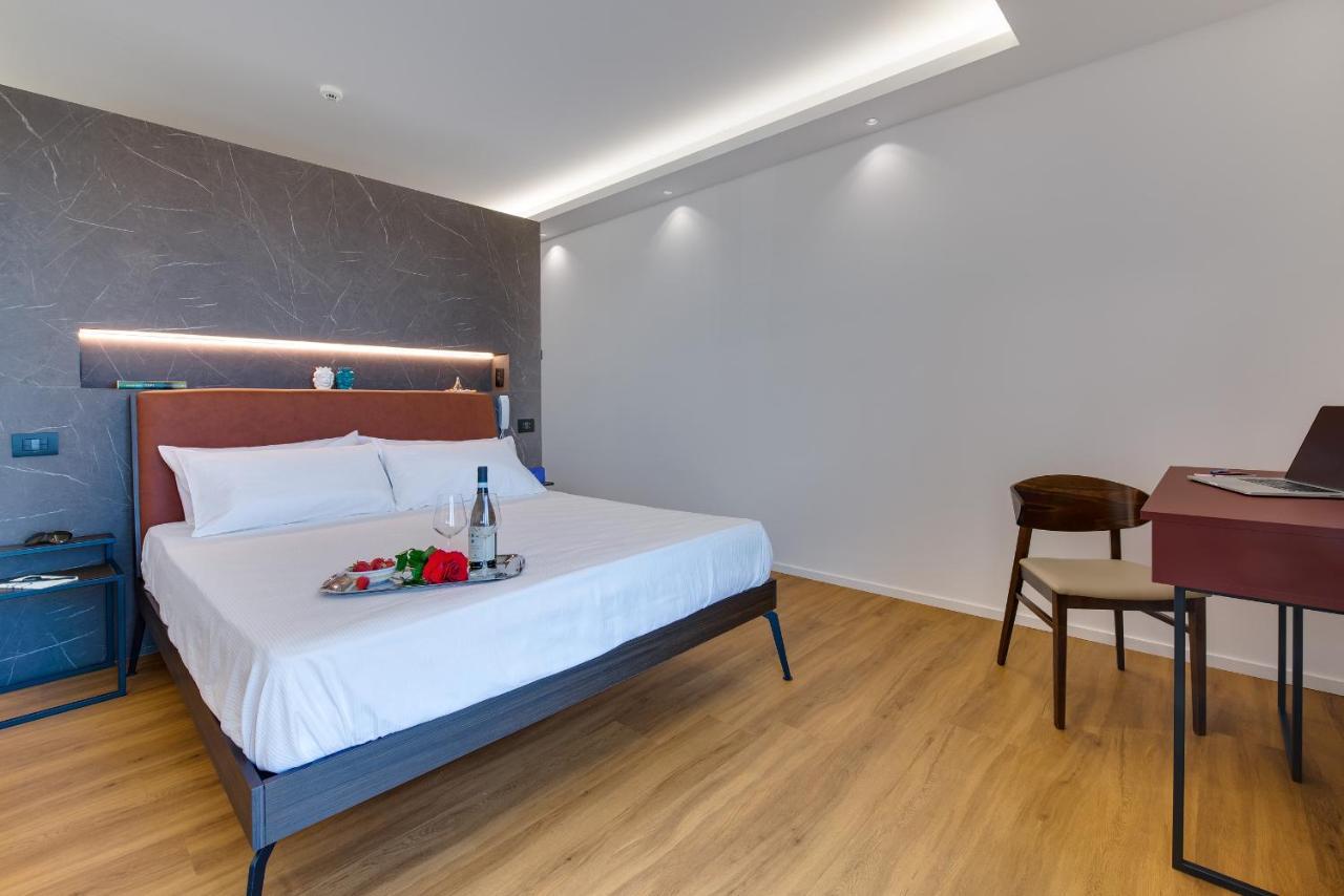 Roccaregina Hotel شاكا المظهر الخارجي الصورة