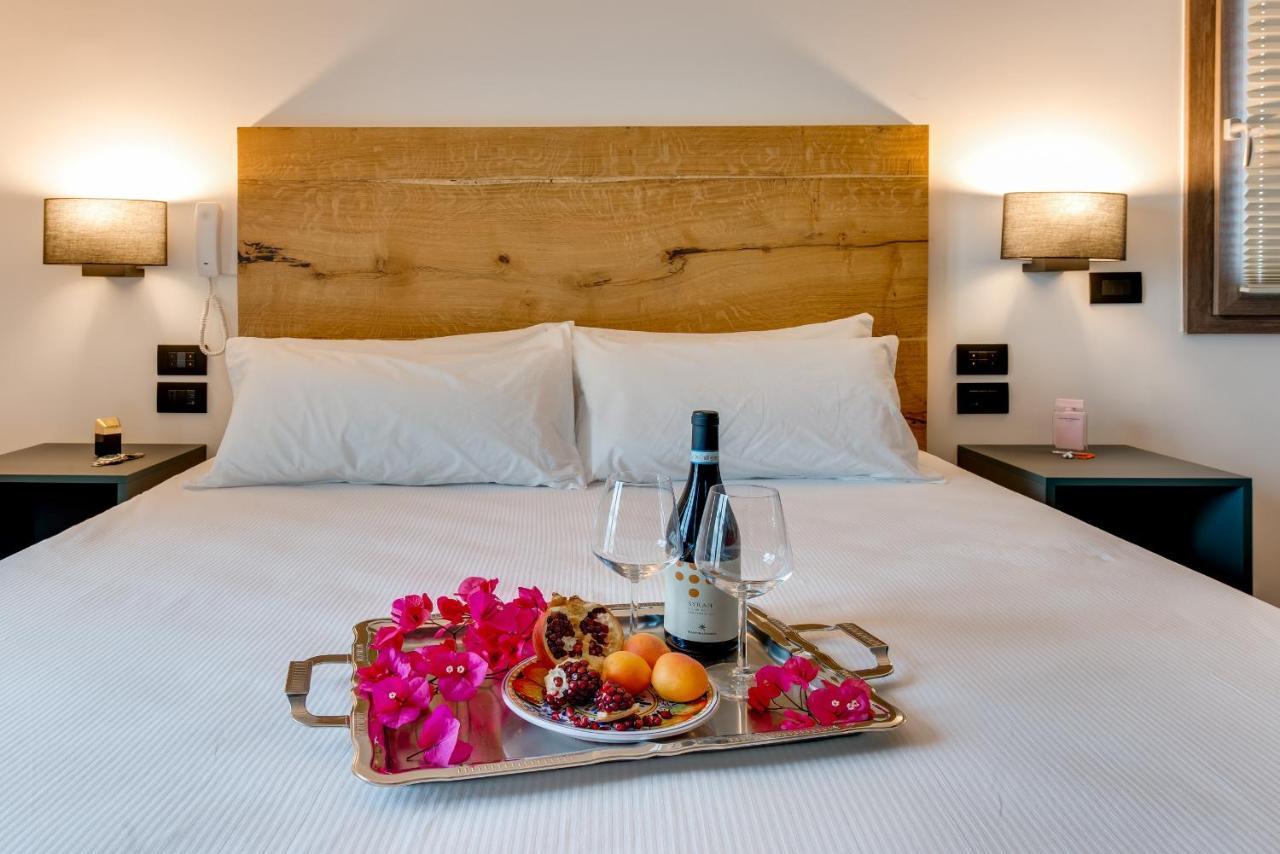 Roccaregina Hotel شاكا المظهر الخارجي الصورة
