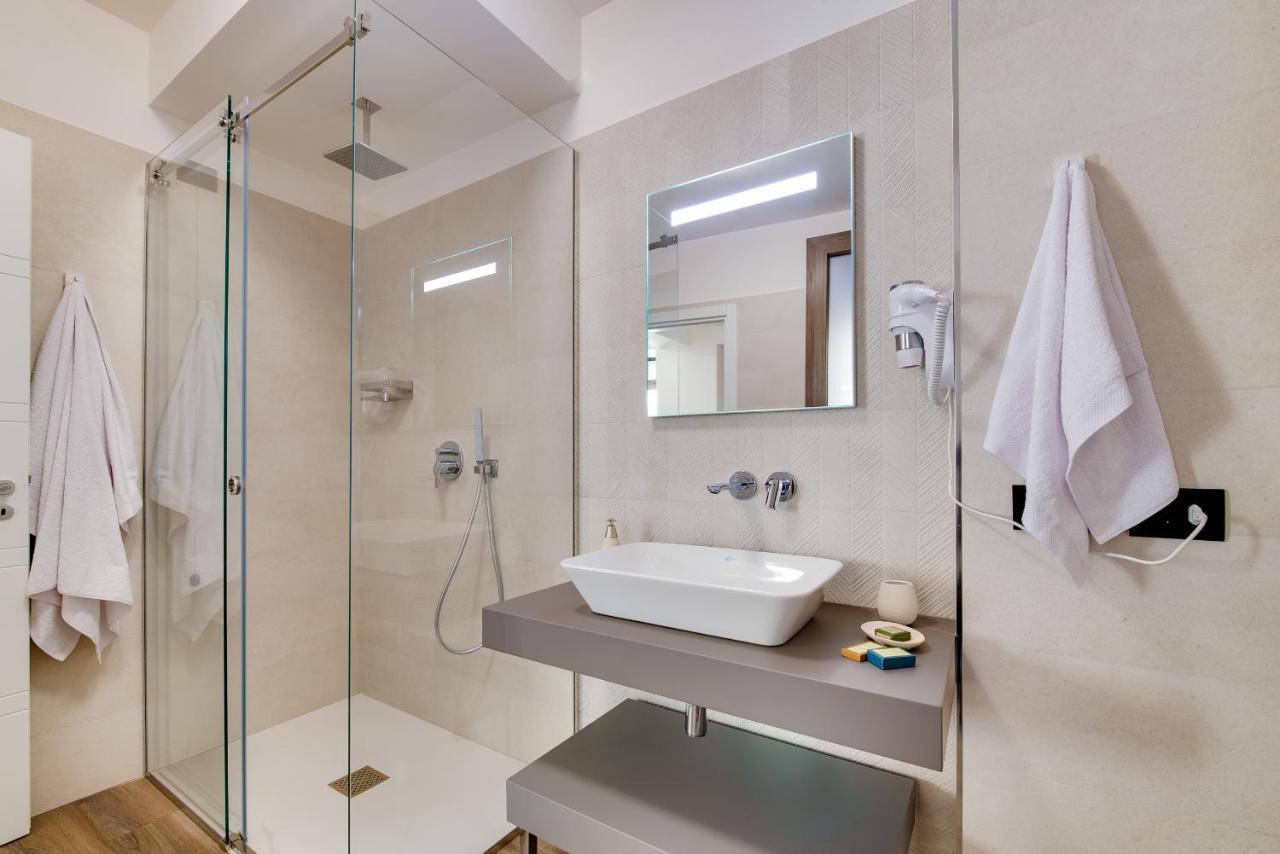 Roccaregina Hotel شاكا المظهر الخارجي الصورة