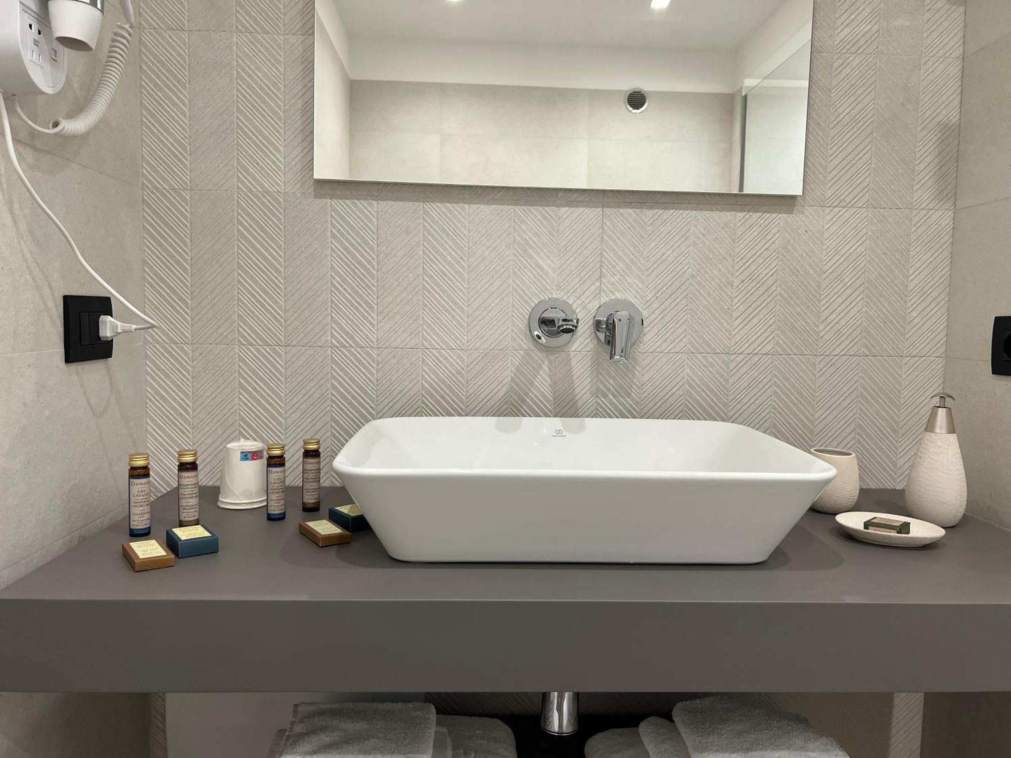 Roccaregina Hotel شاكا المظهر الخارجي الصورة
