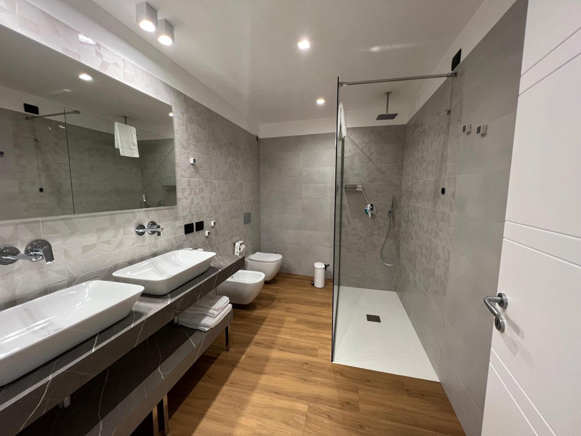 Roccaregina Hotel شاكا المظهر الخارجي الصورة