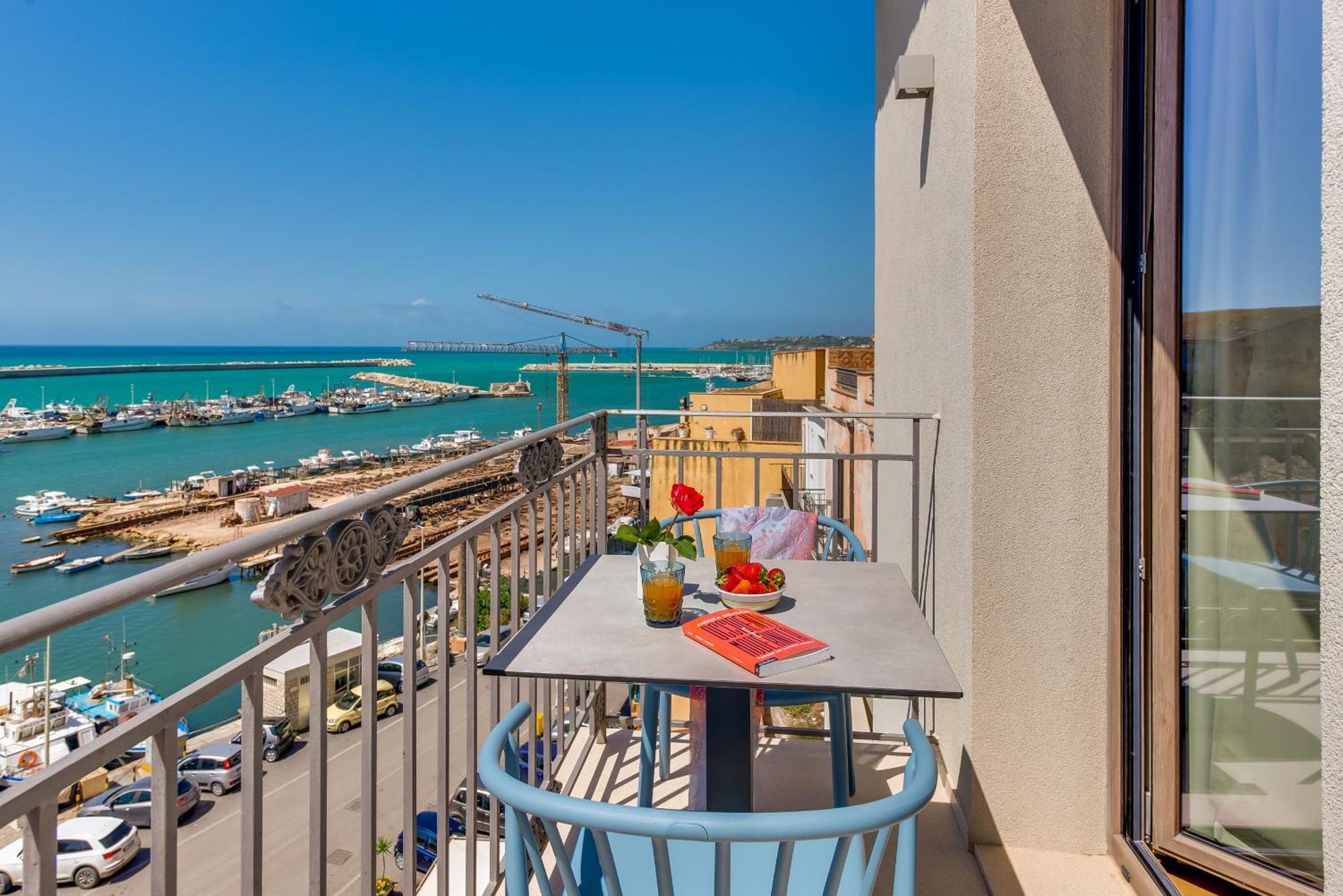 Roccaregina Hotel شاكا المظهر الخارجي الصورة
